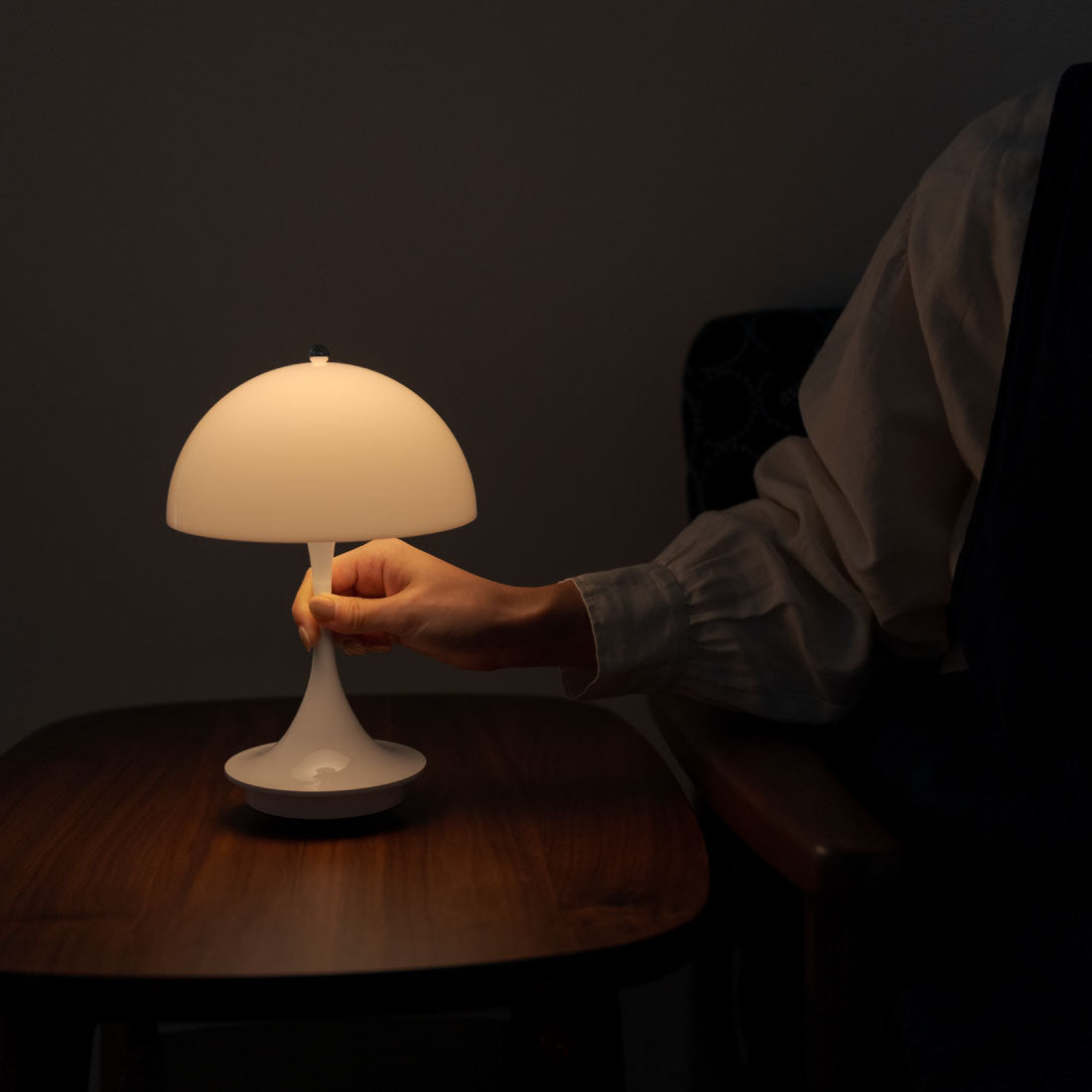 Louis Poulsen Panthella 160 ポータブルランプ V3 オパールホワイト【展示品】