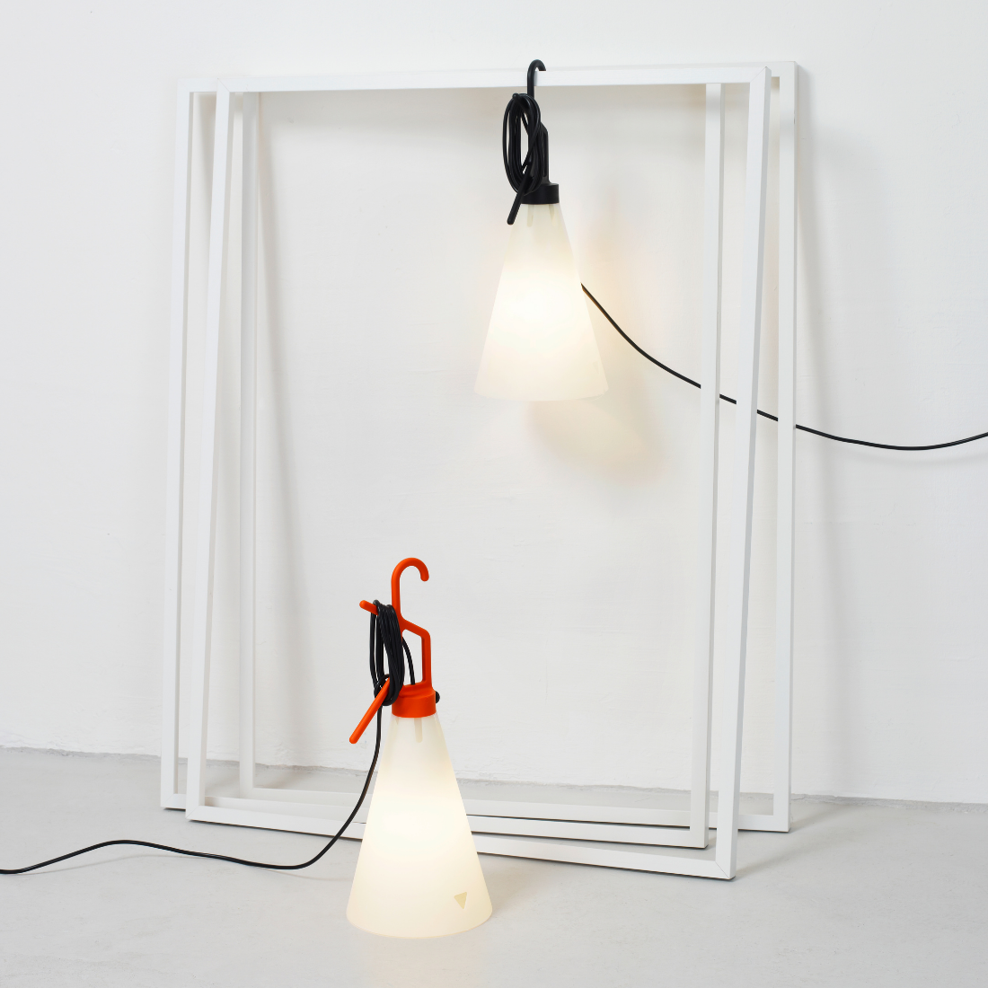 FLOS（フロス） MAYDAY 多用途ランプ【展示品】