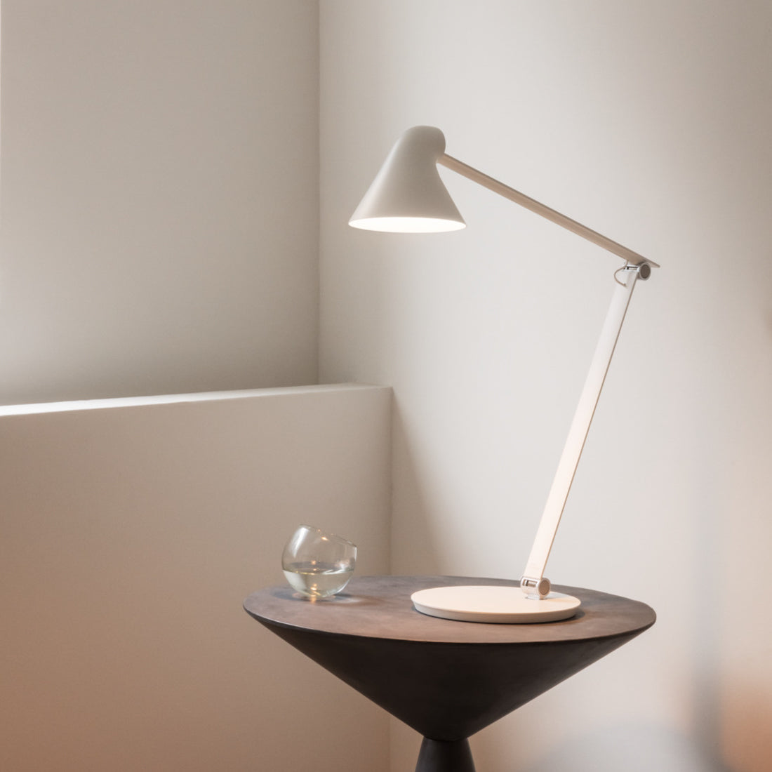 Louis Poulsen NJP テーブルランプ ベース付【展示品】