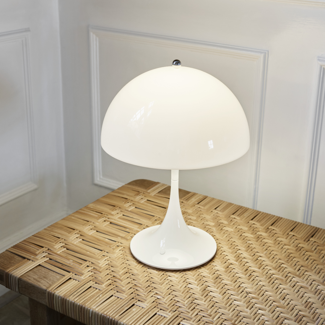 Louis Poulsen Panthella 250 ポータブルランプ【展示品】
